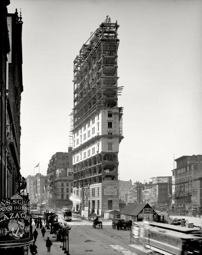 One_Times_Square_under_construction_1903
